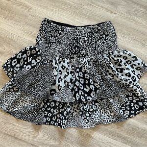 Two Tiered Flouncy Black/White Print Skirt by Elan, size Large